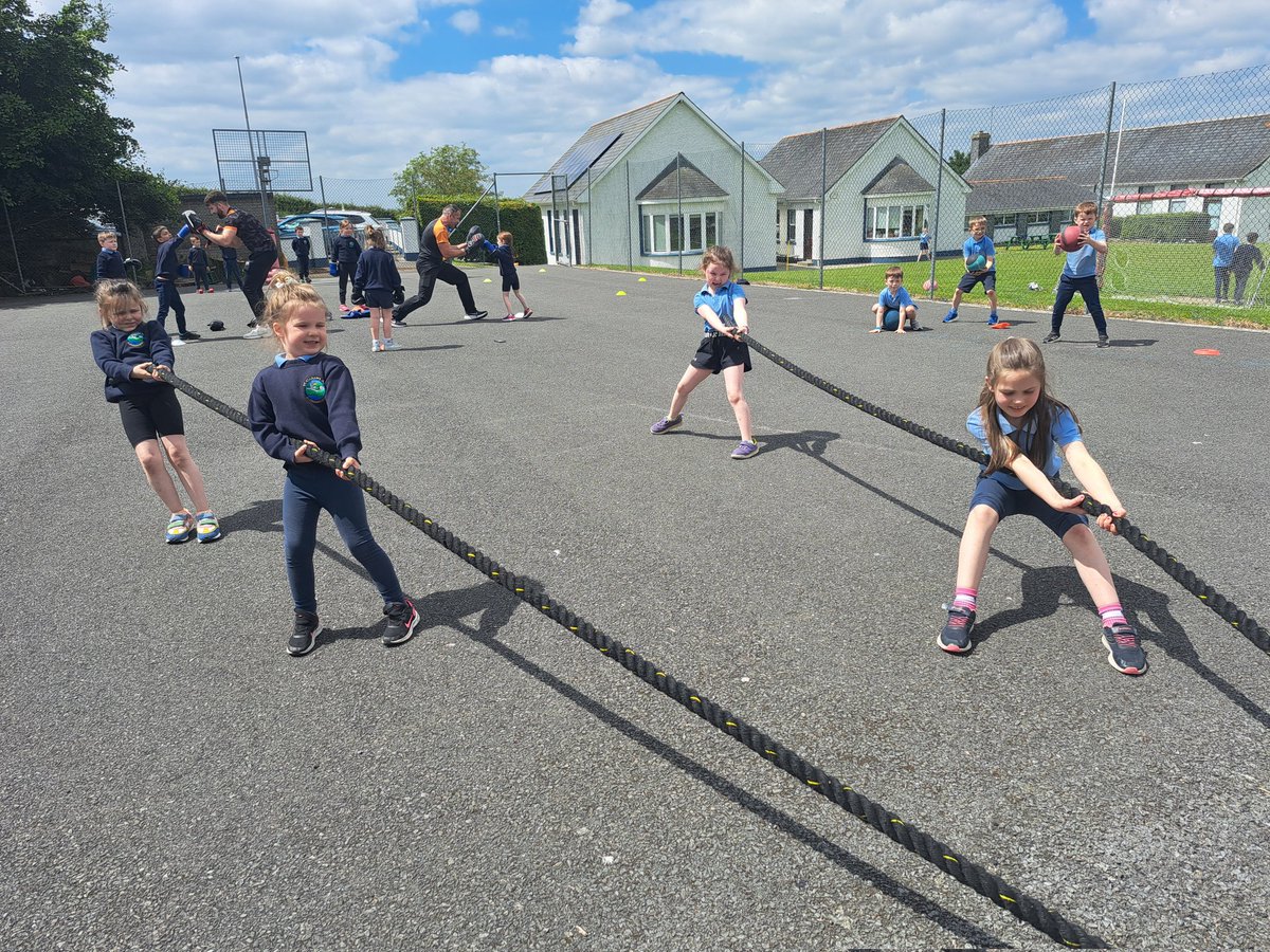 clonmacnoisns's tweet image. Thanks to Neal &amp;amp; Mike from Midland Boxercise for putting the children through their paces yesterday! 🏋🥊 🥵