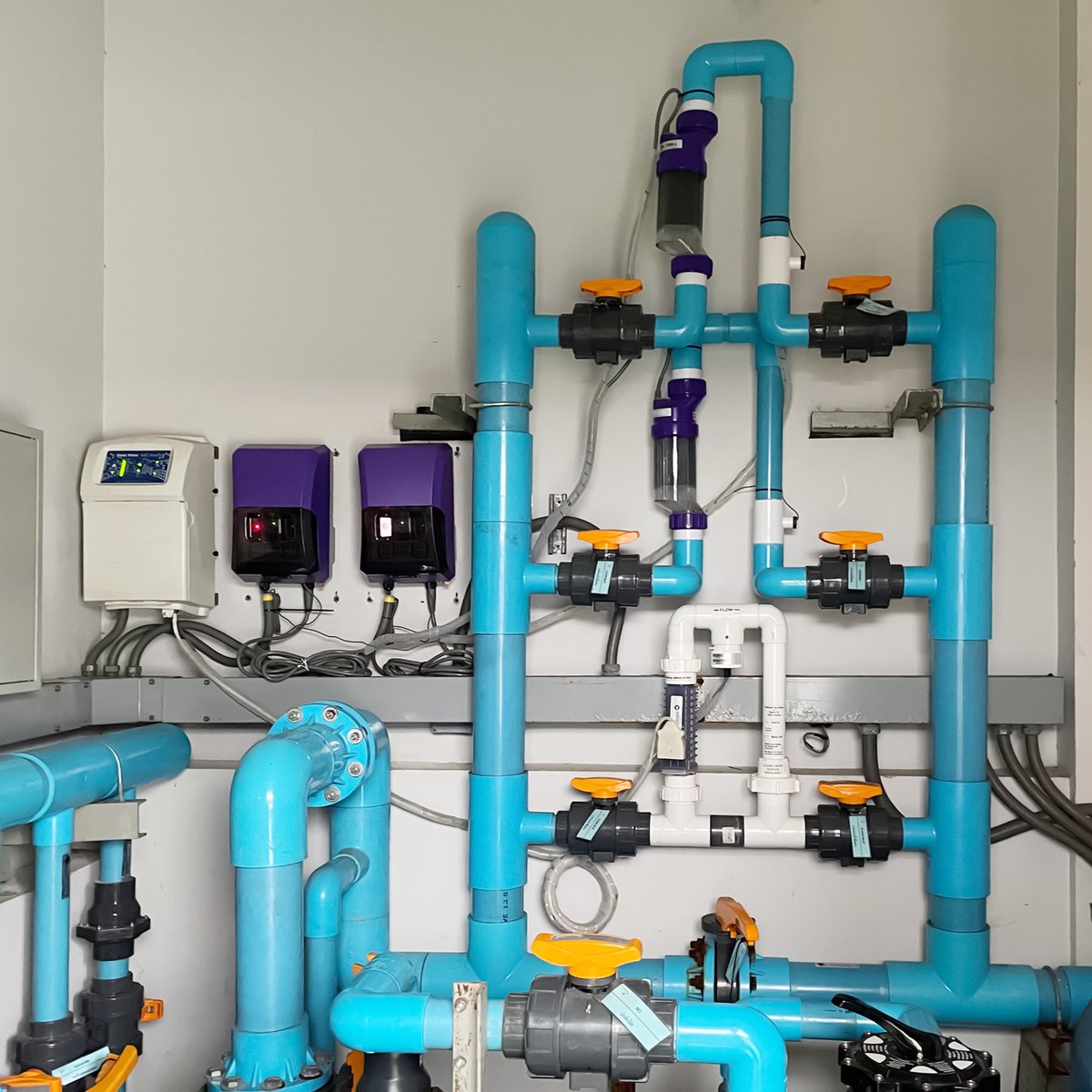 Installing one of our complete pool automation management systems will save you time and money, reducing energy consumption by using advanced eco-mode power-saving features during the night. 

Click here for more information on our plant rooms: chemsol.co.uk/services/luxur…