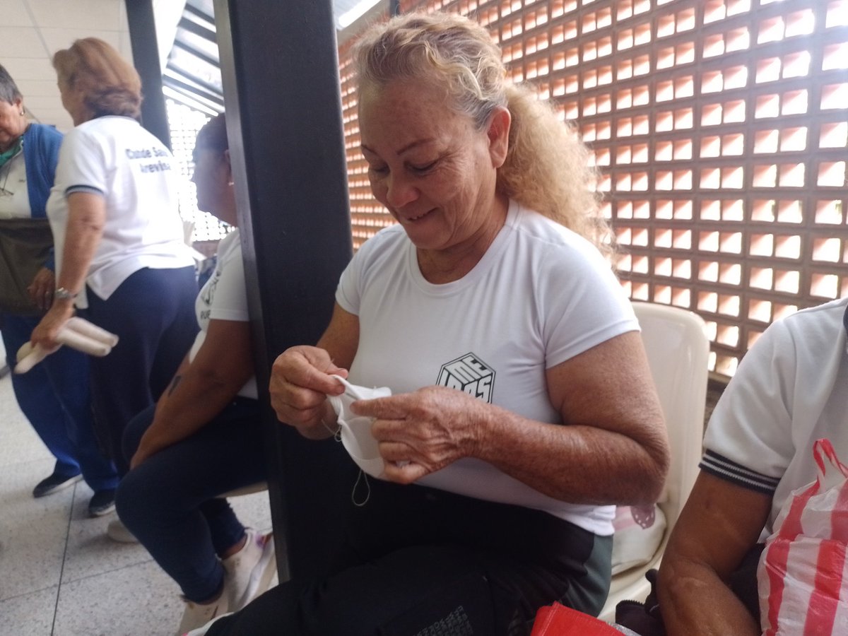 El día de hoy el Club APREVISA, estuvo en las instalaciones de nuestra Unidad Médica Ipasme Rubio, realizando manualidades y bailoterapia, disfrutando de una mañana amena y diferente en pro de una buena salud.