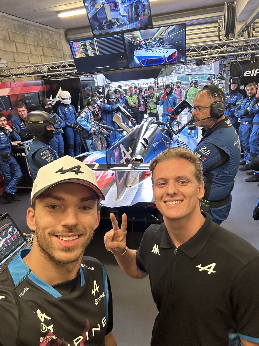 AlpineF1Team's tweet photo. F1 meets WEC 🤩

Supporting the #35 @SignatechAlpine car during Hyperpole 🙌 https://t.co/x6FlsGHp6N