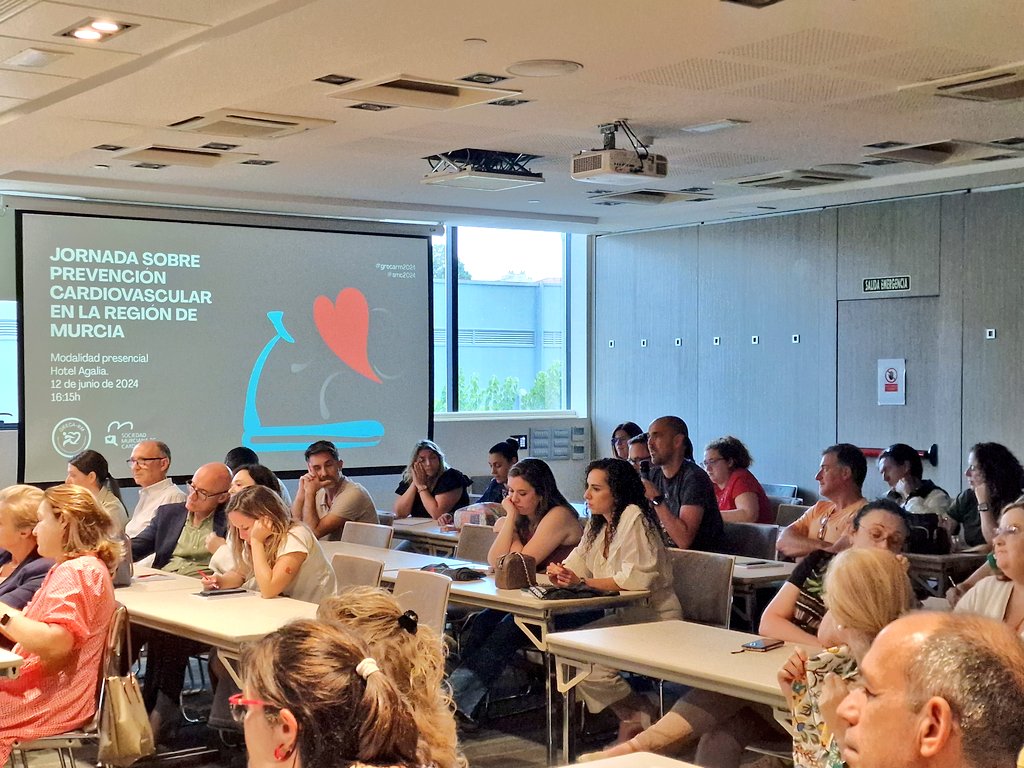 carprimur's tweet photo. 🫀Jornada de Prevención CV en la Región de Murcia

🗣 Debate multidisciplinar sobre cómo controlamos los FRCV en nuestras áreas sanitarias

💎Poder escuchar tantos puntos de vista fue lo más enriquecedor: médicos, enfermeras, fisios de hospital y AP formando un verdadero equipo🙌 https://t.co/gdVtxoH53t