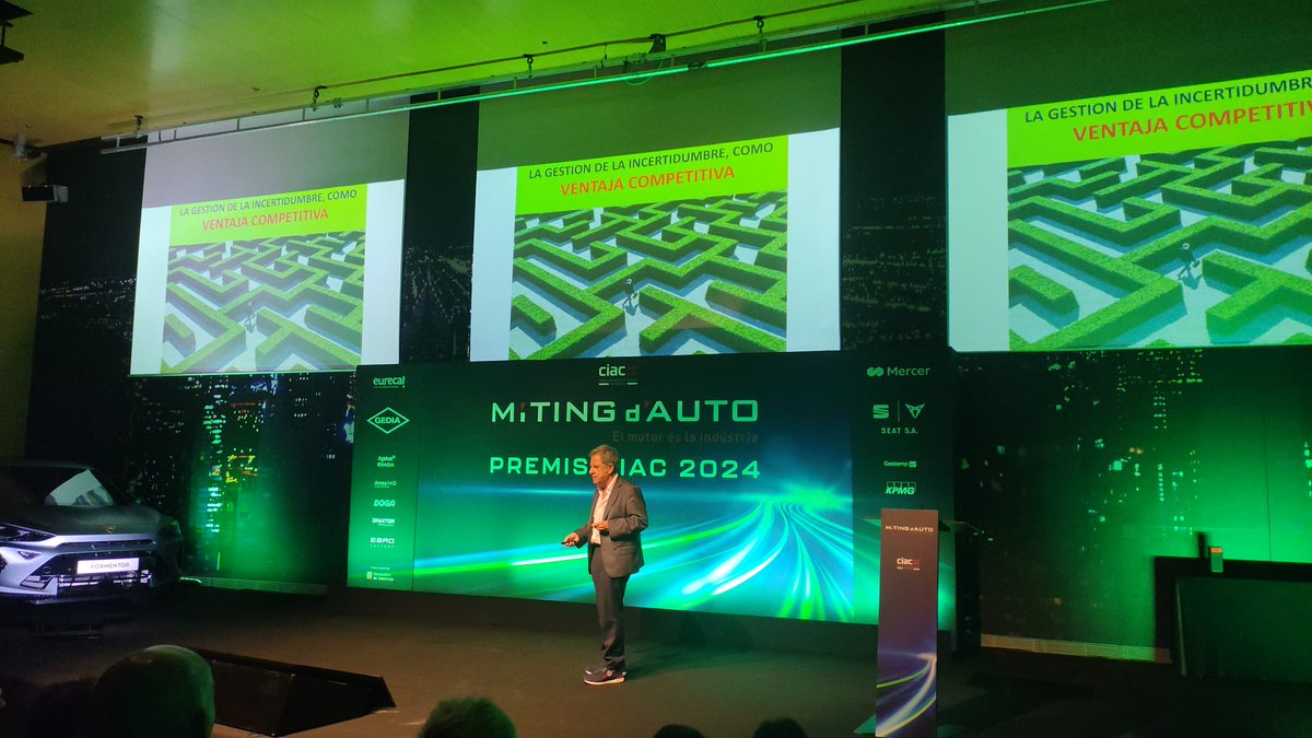 auto_revista's tweet photo. 🎙 "Las que marcarán la diferencia en los mercados serán las empresas que sean capaces de convertir la gestión de la incertidumbre en su ventaja competitiva", @MarcosUrarte, experto en estrategia empresarial e innovación en el #MitingdAuto24.
//@CIACnews https://t.co/dVuX9F0dzj