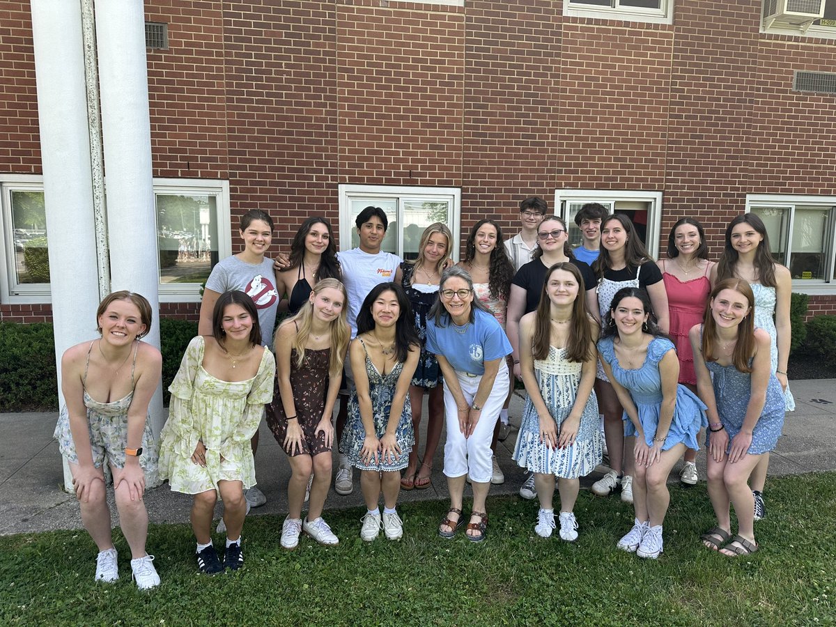 Had a chance to spend some time with Mme Kessler and the French 4IB students <a href="/Northport_HS/">Northport_HS</a> to celebrate her retirement. We will miss you 🇫🇷❤️🇫🇷Félicitations Mme!