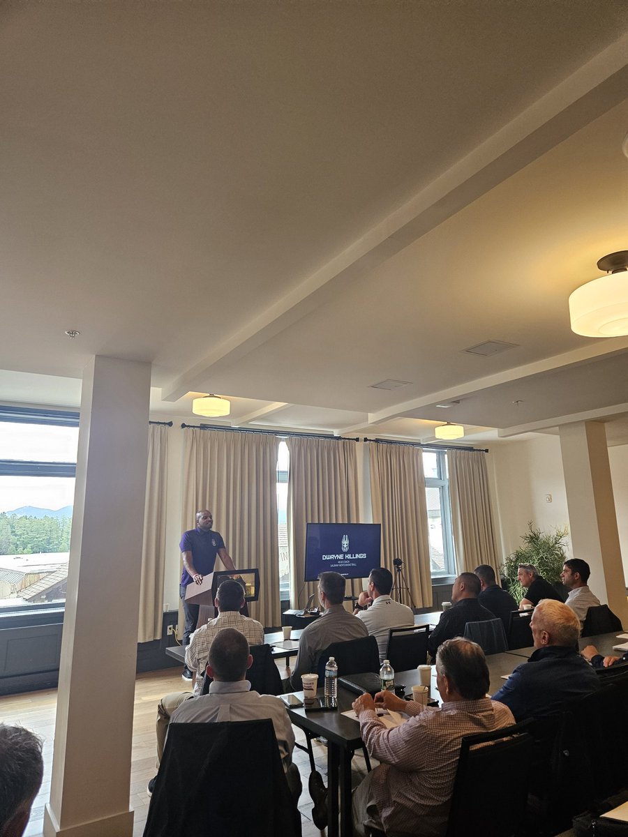 Travis_Wilson23's tweet photo. Great day yesterday at the FBI Leadership Conference. Really good presentation by @CoachKillingsDK on team building and process oriented goals. Great experience for everyone. https://t.co/puil4N7vRt