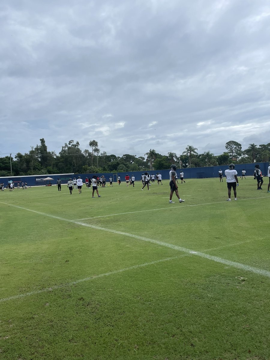 Practice 1 of TEAM CAMP is in the 📚 ✅ #GRIT #SeahawkFast 🦅💨