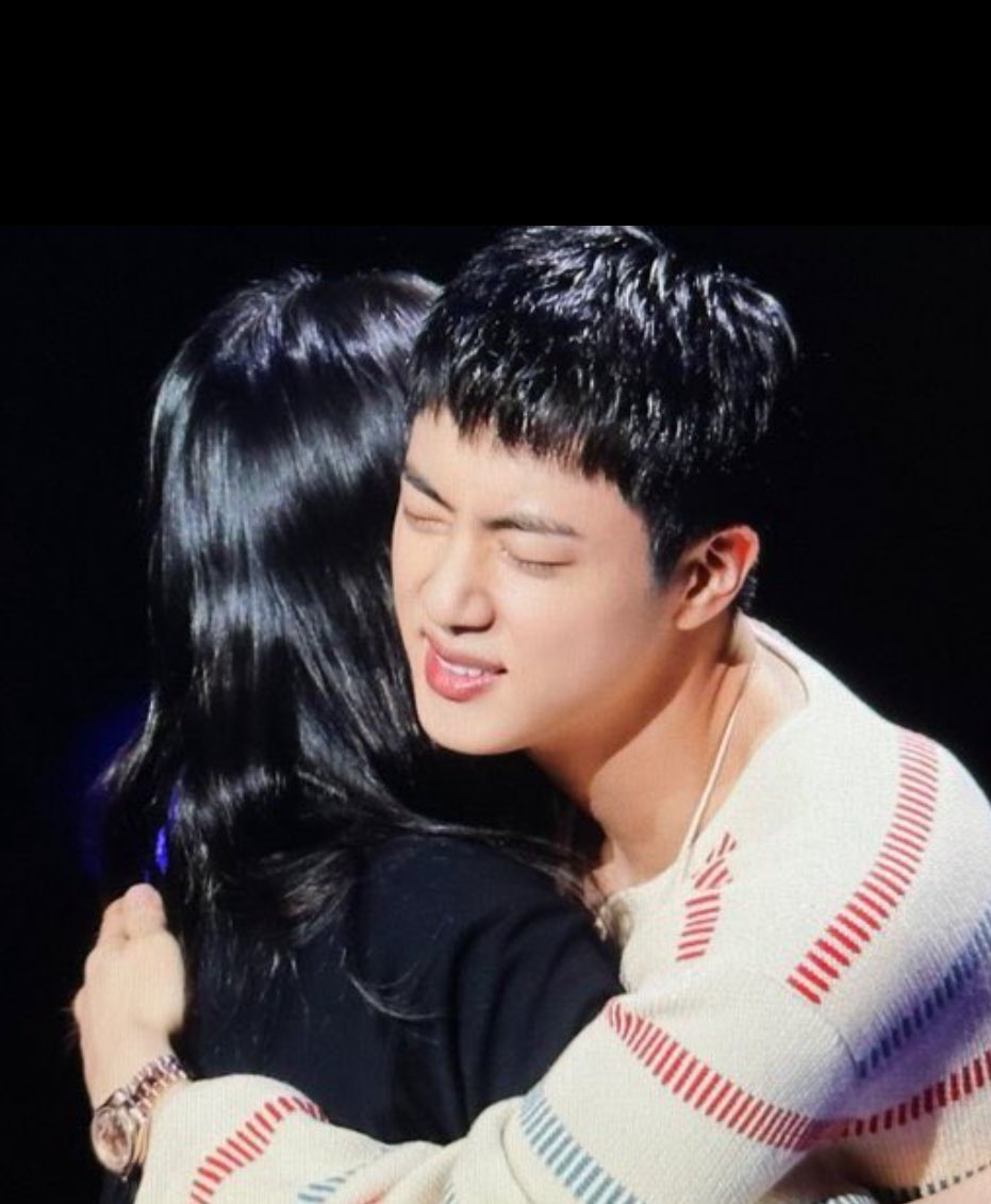 kookprintts's tweet photo. What we got:                      What blinks got: https://t.co/6JJOdQmWqL