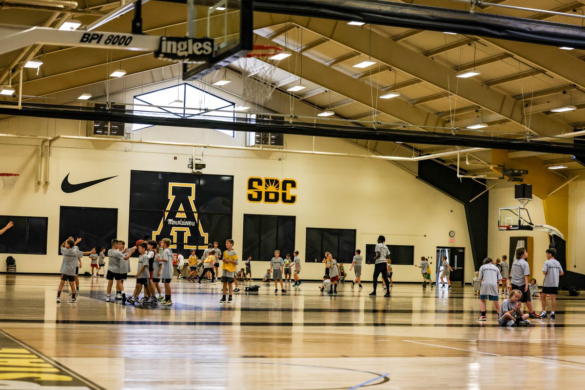AppStateMBB's tweet photo. Record-breaking camp!
Thanks to everyone who helped be a part of this year’s camp. We look forward to seeing everyone at the Holmes Center this year!
#TakeTheStairs https://t.co/kGxitiiZFl
