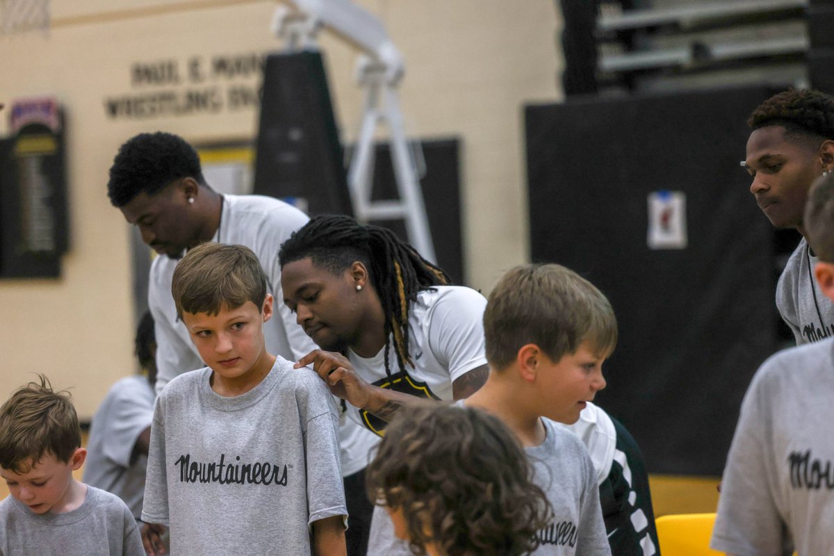 AppStateMBB's tweet photo. Record-breaking camp!
Thanks to everyone who helped be a part of this year’s camp. We look forward to seeing everyone at the Holmes Center this year!
#TakeTheStairs https://t.co/kGxitiiZFl