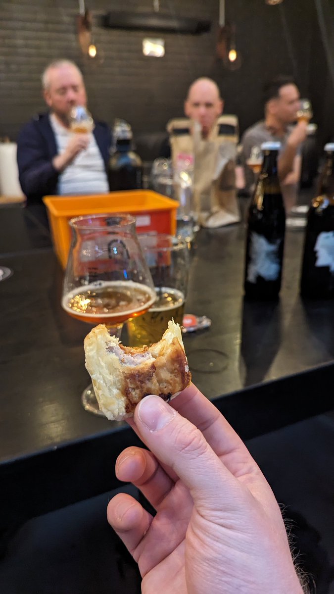 rcads's tweet image. It's Jane and John's sausage roll and @RdgAmBrewers time again 🙌