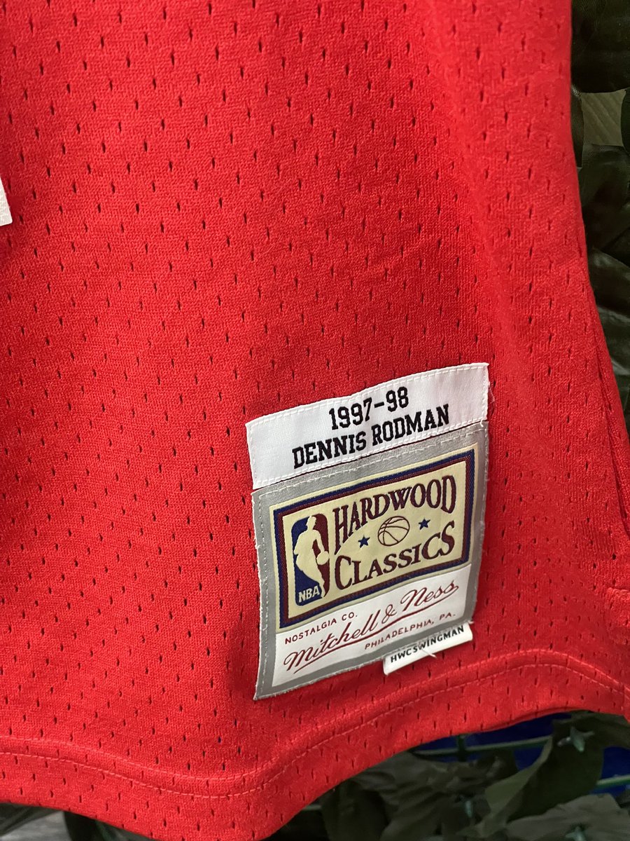 conshinement's tweet photo. Jerseys for the summer! 910 Bergen Ave, Jersey City (2 blocks from JSQ PATH) https://t.co/egGXCuQd0l