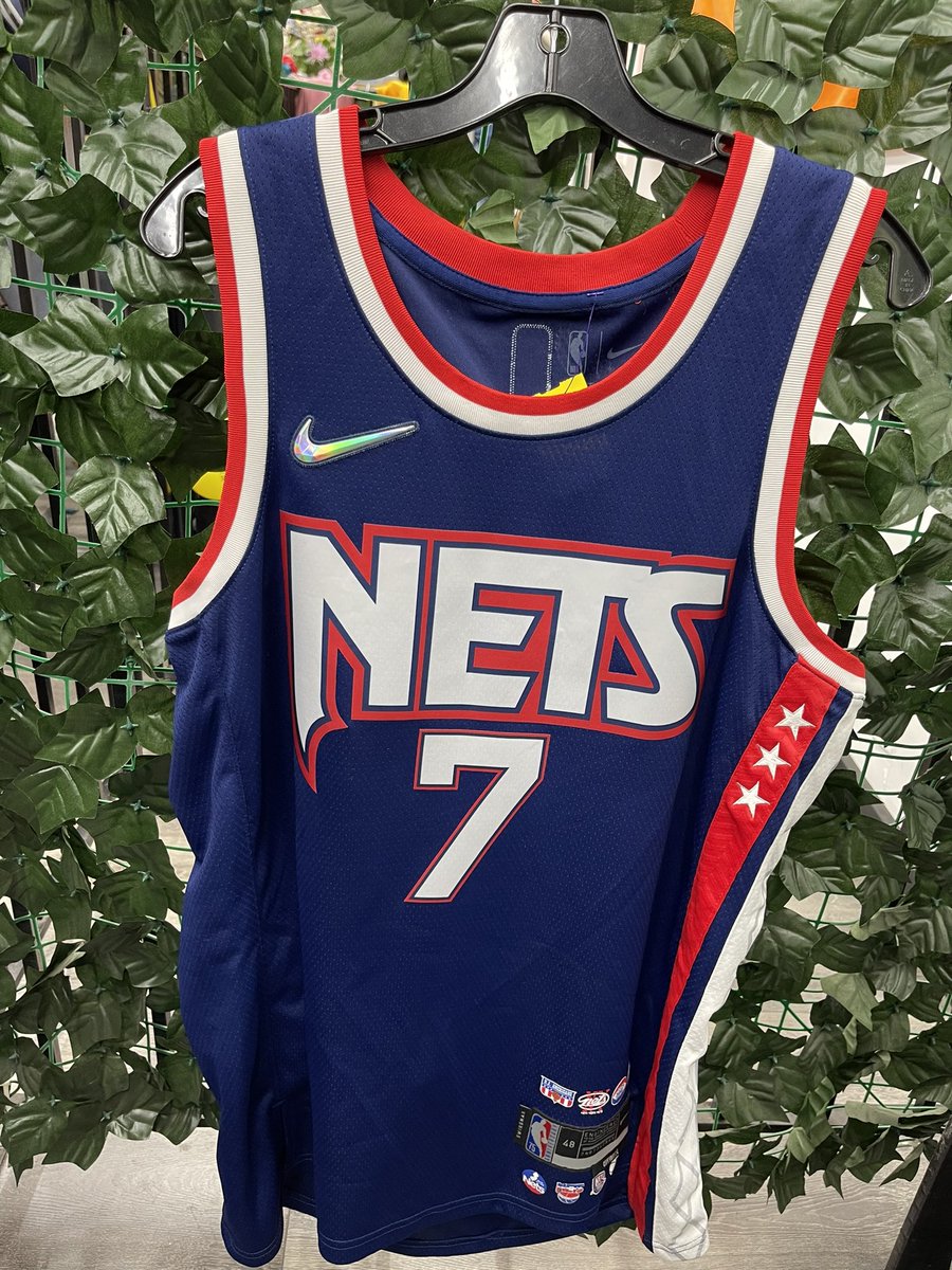 conshinement's tweet photo. Adult thrifting 🤩 

📍910 Bergen Ave, Jersey City (2 blocks from JSQ PATH) https://t.co/7I1Q3VqCsV