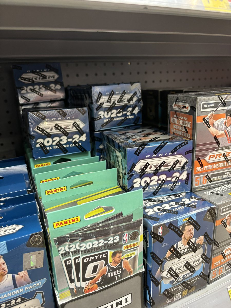 aceretailhits's tweet photo. Is this NBA card heaven?  @CardPurchaser https://t.co/pE9A2f34d6
