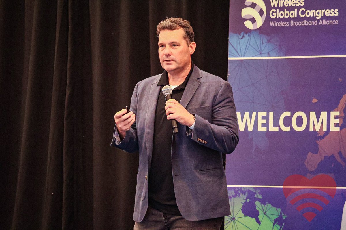 Wirelessnerd's tweet image. The #OpenLAN Summit is about to begin at #WGCAmericas! Intro by Jack Raynor!