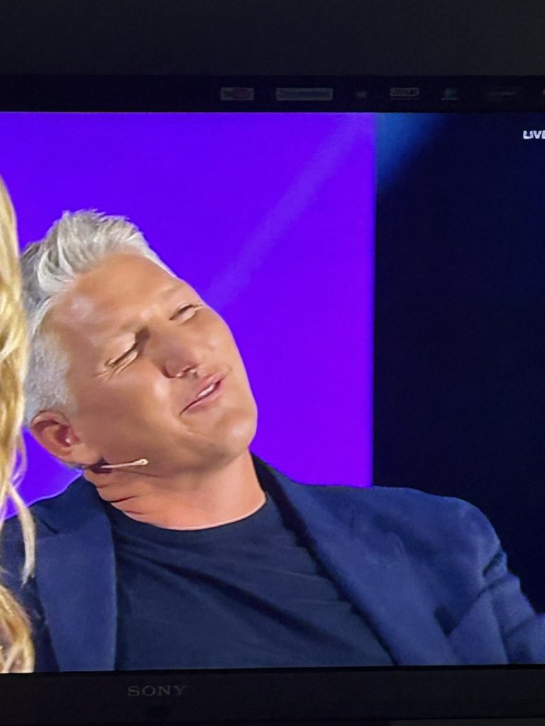 etwasmuede's tweet photo. schweini will schon jetzt nicht mehr #gntm https://t.co/5OiPeglMt0