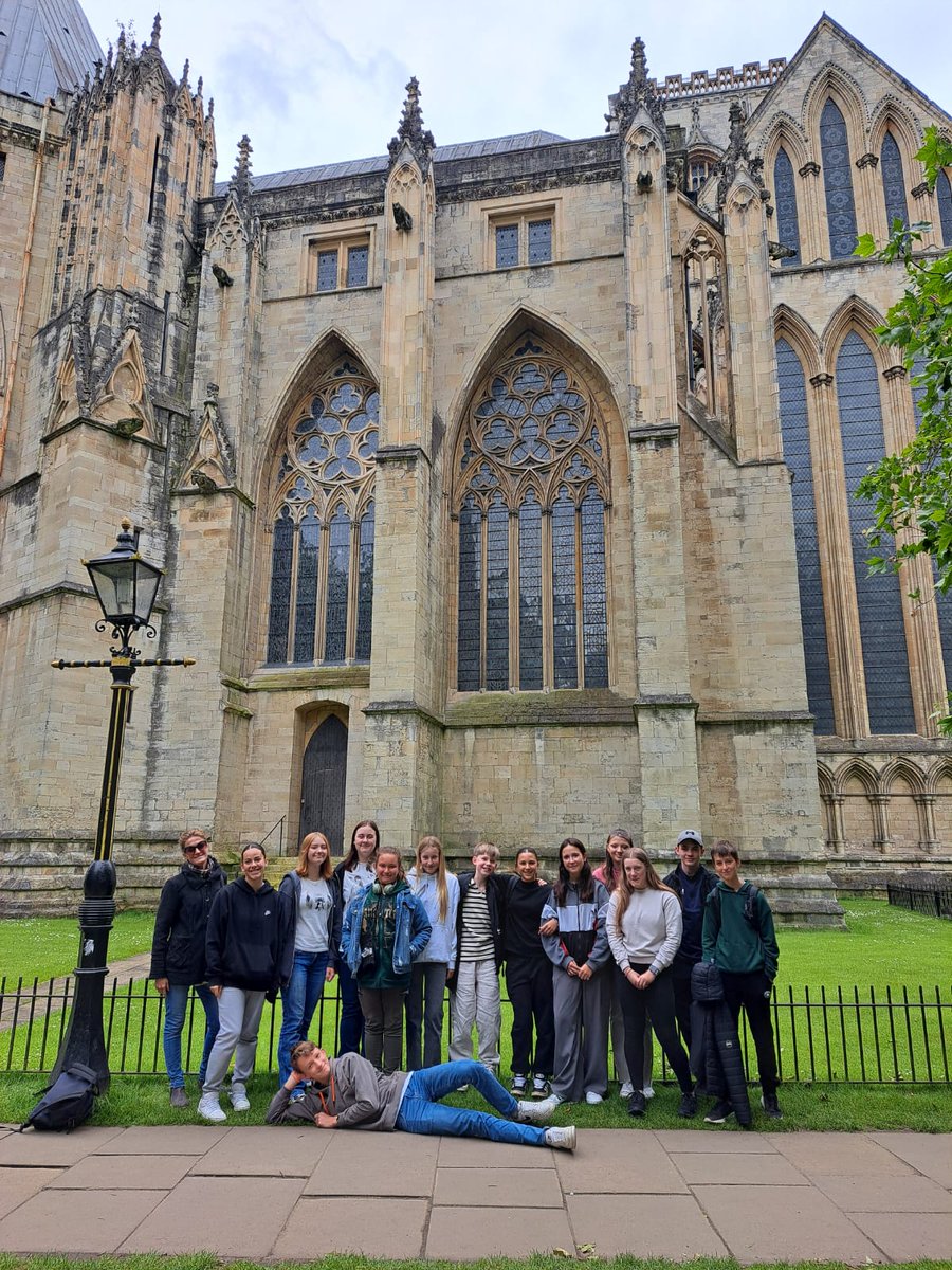 What a week 🤩! Semaine d'immersion incroyable  pour nos élèves @ClgCazeres : sortie éducative sur la côte de Holderness, visite de York et journées au collège avec leur correspondant 🇬🇧. Une expérience inoubliable 🌟! 🙏 <a href="/TMWSOfficial/">The Market Weighton School</a> <a href="/janieguilbert/">Janie Guilbert</a> et aux familles d'accueil!