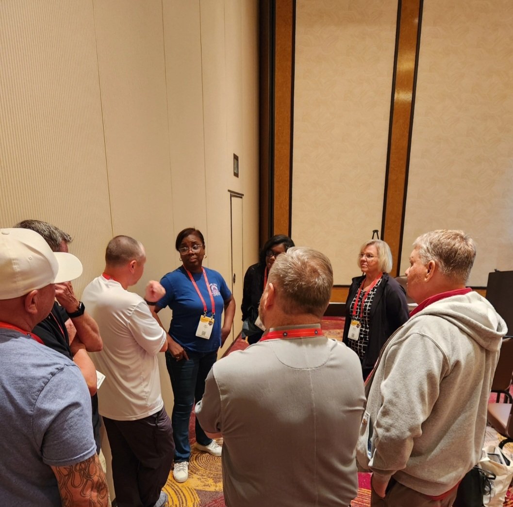 ImprovEric's tweet photo. Active Engagement- Narrowing knowledge- Skill Gap- #AppliedImprovisation #physicians #chiefofficers #Nurses #Paramedics #FireFighters participated in multiple sessions, including, Dare to Lead #AffectiveSkills @1stThere1stCare #EaglesGather24 https://t.co/zsetlKDGVU