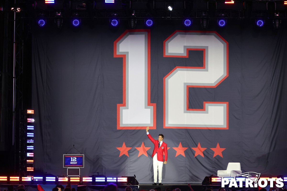 EricJAdler's tweet photo. Snapshots from Tom Brady's #Patriots Hall of Fame Induction Ceremony at Gillette Stadium on 6/12/24. 

BEST 📸's OF THE NIGHT: https://t.co/A8uqrFzbAh https://t.co/10gyyMaEQL