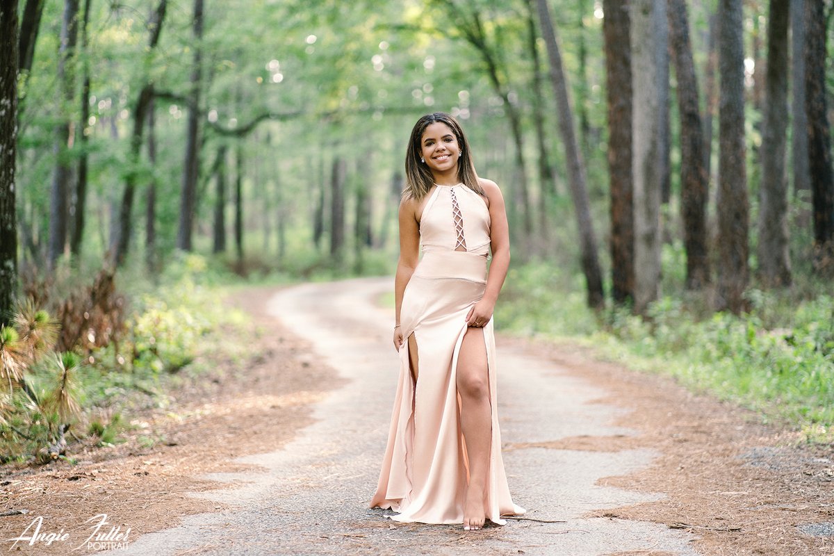 afullerportrait's tweet image. Another favorite from our model team shoot at Boykin Springs!  Thank you, Kayleigh, for enduring the sauna this weekend!  I absolutely LOVE every shot!  💛

#modelteam #model #seniorportraitphotographer #seniorportraits #seniorpictures #classof2025 #lumbertonseniorportraits