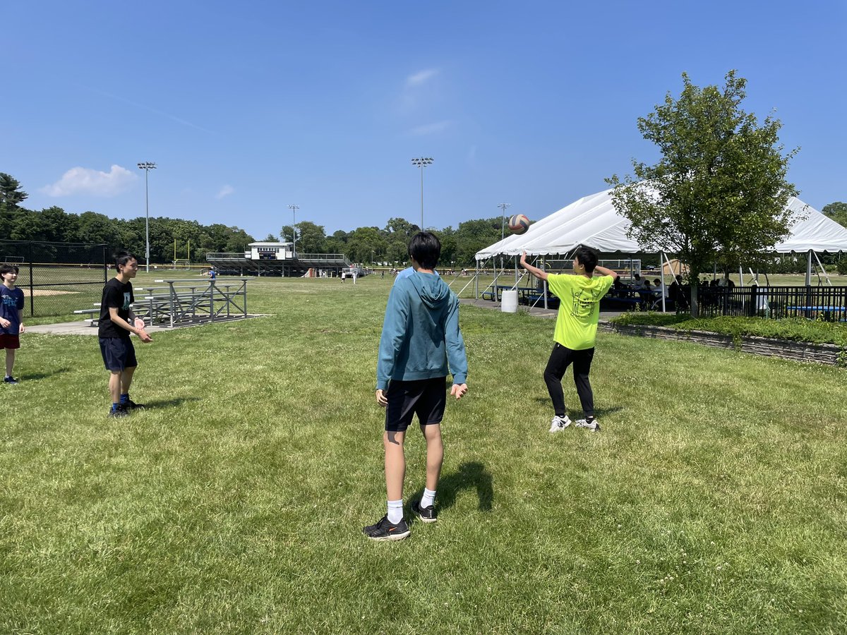 Last Day of school fun! @MrsMcK13 <a href="/esundb/">eric sundberg</a> <a href="/DaveCohenJHS/">DavidCohen</a>