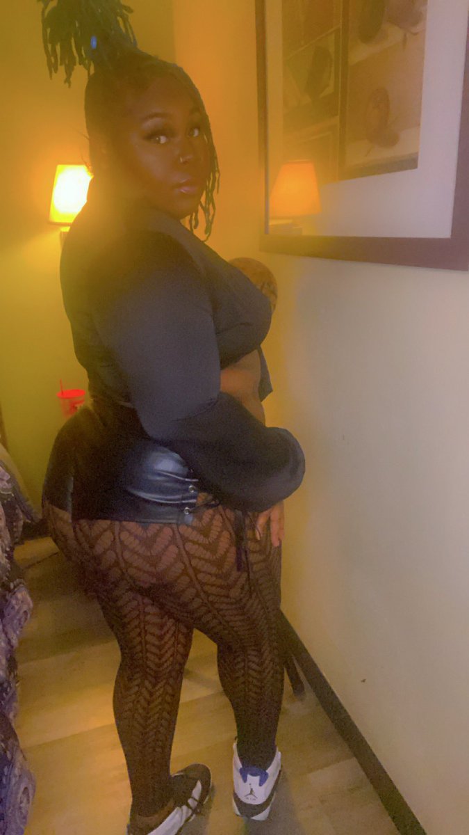 bubblybae25's tweet photo. Sumn slight🥰 https://t.co/wfaH9lU0Y2