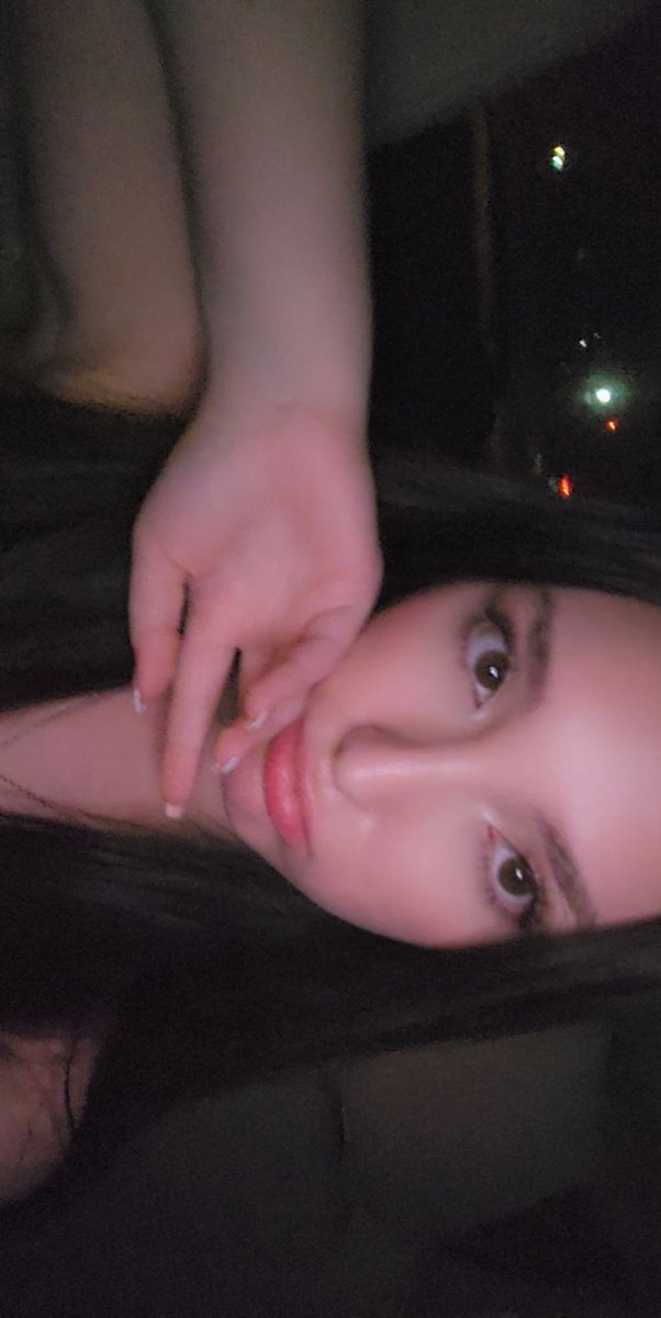 kaylathesimp's tweet photo. Back to dark hair 🙏 https://t.co/HUvZ07RsCq