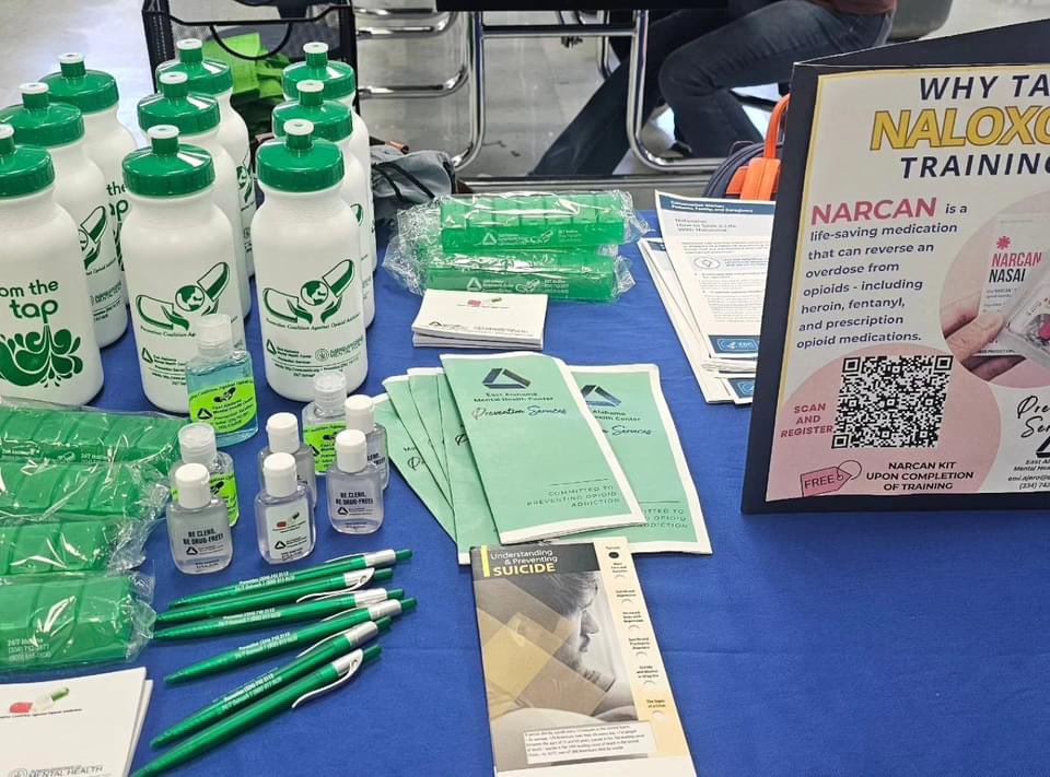 IntegreaPS's tweet photo. Traumatic exposure in life produces increased risk to substance use, which again leads to another stressful and traumatic event. It’s a vicious cycle that is causing a toll in one's #mentalhealth. For #MentalHealthAwarenessMonth, let’s contribute to healthy mental health. https://t.co/65W75pQD0V