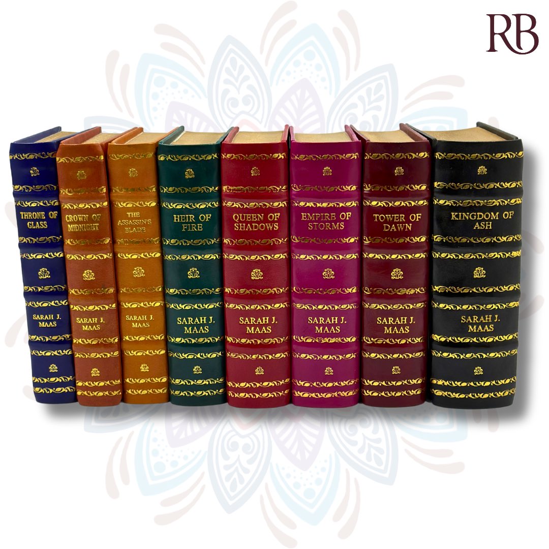 RareBiblio's tweet photo. #sarahjmaas #sarahjmassbooks #limitededition #booklovers #fantasybook #bookcollector #throneofglass #crownofmidnight #theassassinsblade #heiroffire #queenofshadows #empireofstorms #towerofdawn #kingdomofash #acotar #acotarfanart #books #leatherboundbooks
https://t.co/9kDtMyx7Z7 https://t.co/BIbPBYmT8l
