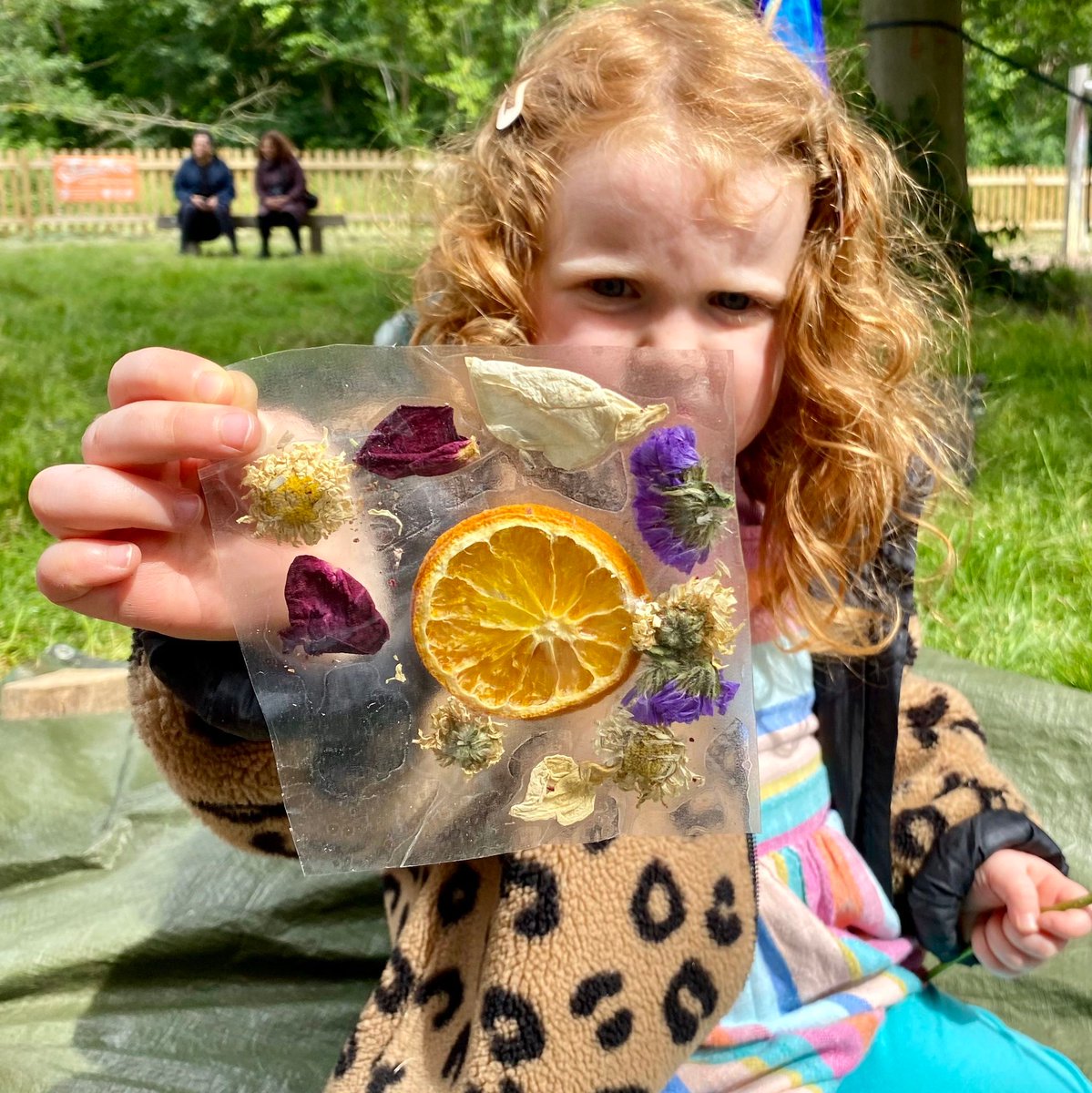 TindersticksCIC's tweet photo. Today at Little Owls, we celebrated the Summer Solstice by making sun catchers and colorful streamers to dance with. Join us next week at West Ham Park to learn all about Birds! https://t.co/gU1Hc3jJvu https://t.co/fuBI0aRROQ