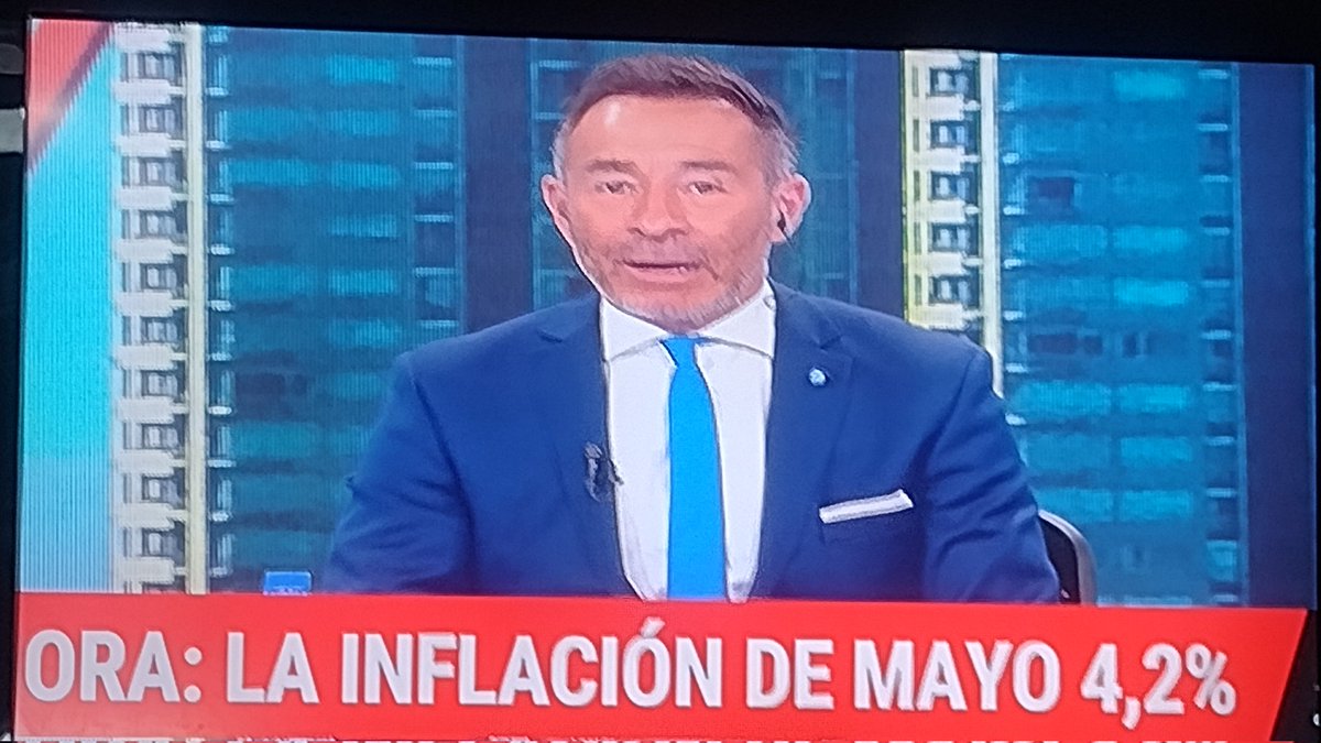 planeta_simios's tweet photo. De a poco pero sostenidamente......
No sienten que estamos saliendo???
Ley Bases
Swap de China
Reunión con Xi Jin Ping
U$s 800 millones del fondo
4,2% de inflación
Tiraron solo 1 tonelada de piedras.....
#DeAPoco https://t.co/Jx0ALEfrkK