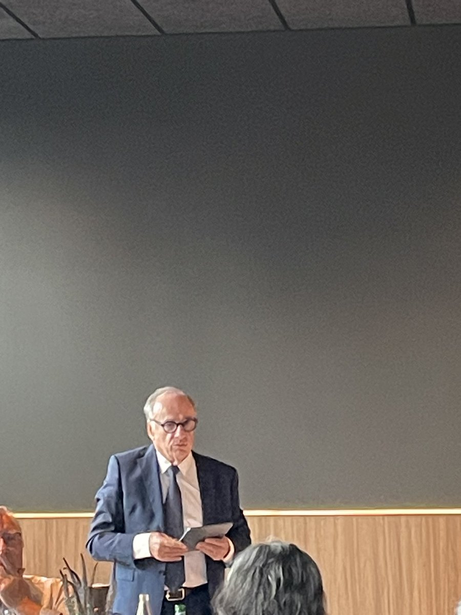 Seniors Autonomie remercie Michel Chassang pour la présentation de son rapport «  La prévention de la perte d’autonomie liée au vieillissement ». «  Prévenir c’est retarder la perte d’autonomie » et c’est bien d’avoir la chance d’avoir des personnes âgées!