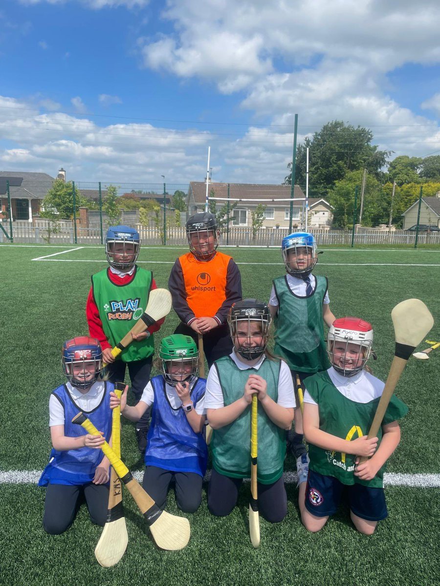 1st and 2nd class have really enjoyed participating in a ground hurling league organised for them during lunch times. Both ‘Limerick’ and ‘Clare’ reached the final and ‘Clare’ were victorious in the end. The final also tied in with ‘Cuman na mBunscoil week’. Well done to everyone
