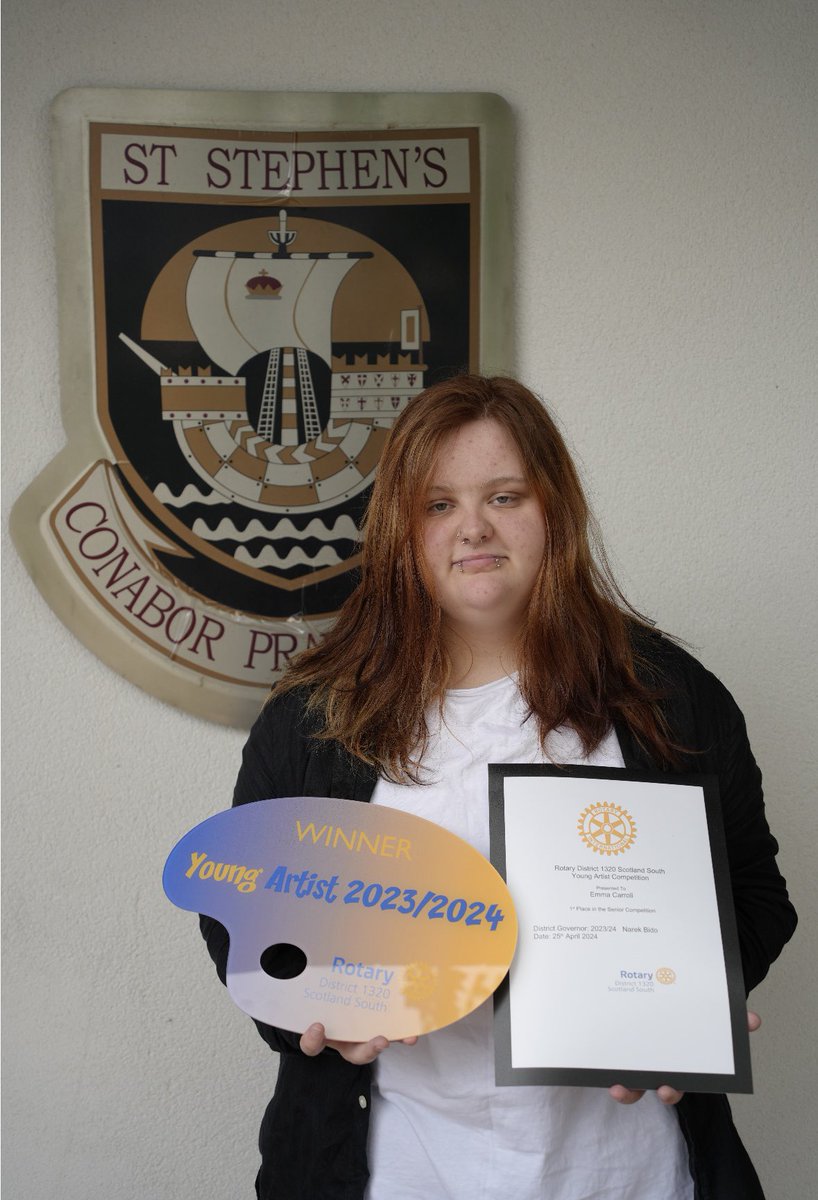 CAFSSHS's tweet photo. Congratulations to S6 artist, Emma Carroll, who was placed 1st in the Rotary District Senior Art competition. We are so proud of her achievements! Thanks to Norman Pettigrew from @GourockR for coming to @StStephensHS to present Emma with her award! @sshsparents @StStephens_RRS 🎨 https://t.co/6lgHLDJB0G