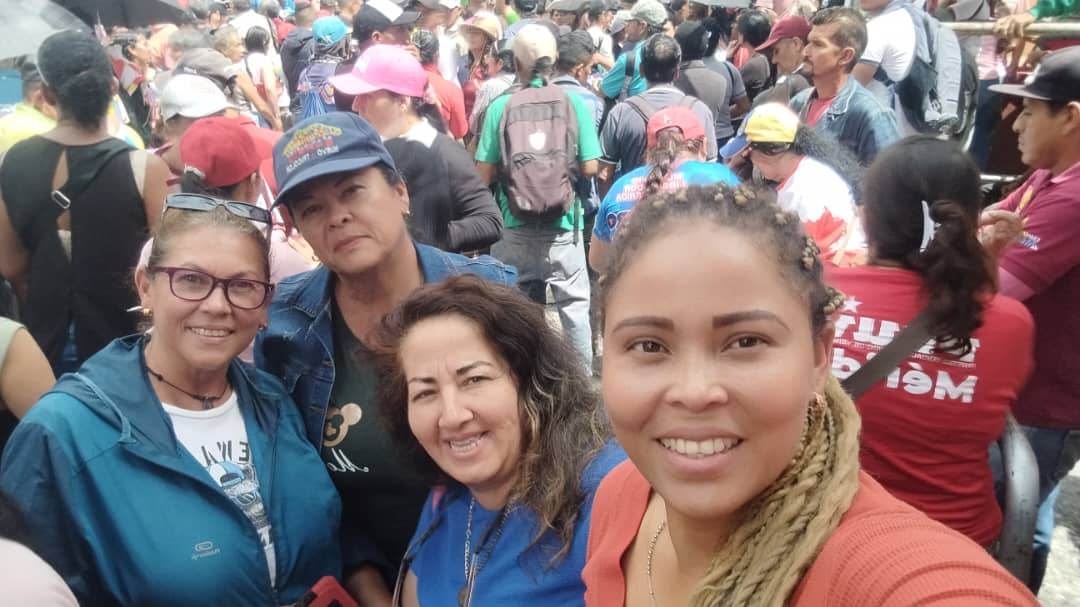 PrensaBnbt's tweet photo. #13JUN2024 | #Mérida con nuestro presidente Nicolás Maduro. Hoy las calles de la ciudad de Mérida se regocijan de alegría en apoyo a nuestro presidente obrero. #ChávezSoyYoChávezEresTu #NicoLeEchaPichón #LaEsperanzaEstáEnLaCalle @NicolasMaduro https://t.co/j0W03LpQF4