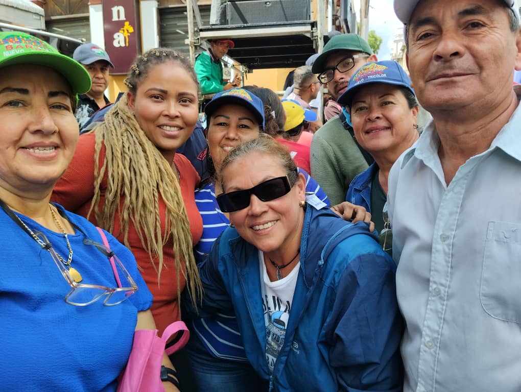 PrensaBnbt's tweet photo. #13JUN2024 | #Mérida con nuestro presidente Nicolás Maduro. Hoy las calles de la ciudad de Mérida se regocijan de alegría en apoyo a nuestro presidente obrero. #ChávezSoyYoChávezEresTu #NicoLeEchaPichón #LaEsperanzaEstáEnLaCalle @NicolasMaduro https://t.co/j0W03LpQF4