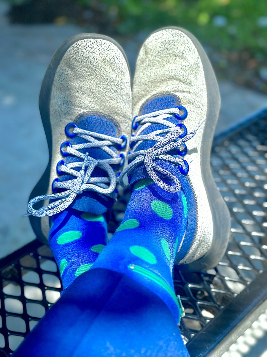 JoeHollywoodLA's tweet photo. Speaking of “fashion”… how’s your SOCK game today?
Wearing my #PocketSocks (my go to for travel, in case I need “stash cash” in an emergency or pickpocket/lost wallet sitch) and my classic FAV @Allbirds 🤩
Let’s see what you’re working with today! 😀 https://t.co/OrjWc2V5Hg
