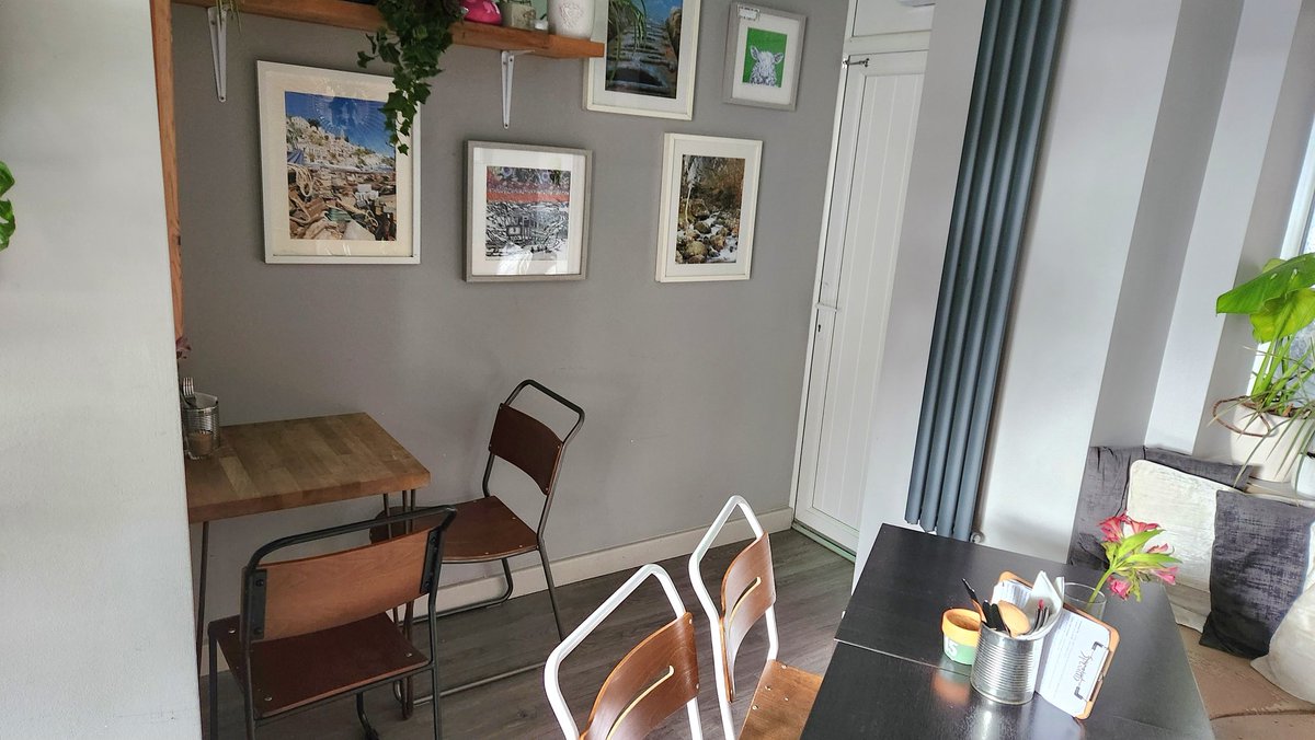 GatheringMold's tweet photo. Noswaith Dda - Good evening, we have managed to add an extra 6 seats into the shop, so there is more space for more lovely customers when we are busy. # NWalesHour
#Mold #Flintshire #NorthWales #NorthWalesSocial #moreseating #breakfast #lunch #brunch https://t.co/hu73Pe2ARz