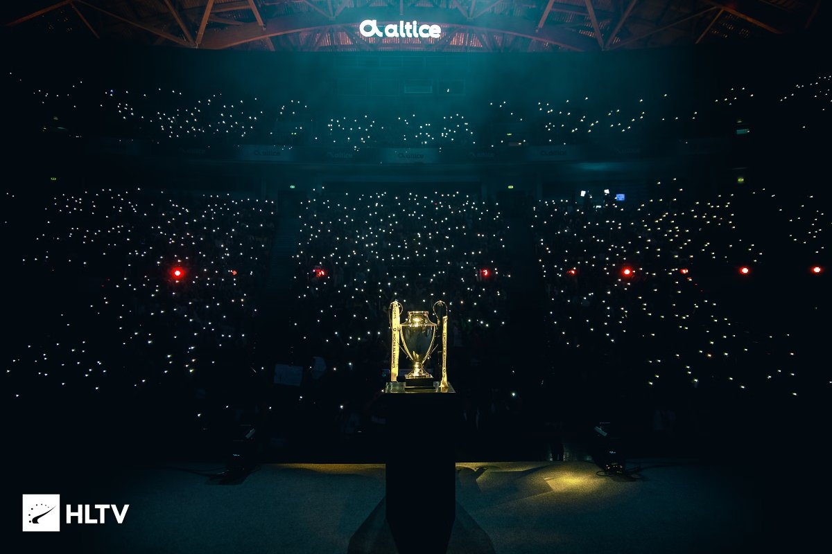 CSPortugues's tweet photo. Foi há 6 anos atrás, a primeira edição da Moche XL Esports, com uma Altice Arena cheia😍

Lineups

Tempo Storm:
@foxgringoCS 
@innocentCS 
@lowelcs 
cheti
@hscsgo 

Giants Gaming:
@objcs 
@rmn_csgo 
@KILLDREAMST_ 
@alexitownzz 
@arkiCS 

Movistar Riders:
@MUTiRiS_csgo 
@AlejandroMopoz 
@donQvaL 
@meisoNFPS 
@dragunovCS 

SK Gaming:
@coldzera 
@Boltz 
@FalleNCS 
@Stewie 
@fer

Quantum Bellator Fire:
Kvik
@waterfallztw 
@Boombl4CS 
@balblna 
@jmqaCSGO

Hellraisers:
@OfficialANGE1 
@bondik_csgo 
@w0xic 
@DeadFoxcsgo 
@issaa_csgo 

Casters: 
@zorlaKOKA 
@itsBhT 
@Coontag 
Chester

Analistas:
@coachiCS 
@AndreMuchagata 

Hosts: 
@Archarom 
CurlyDi

📸@HLTVorg