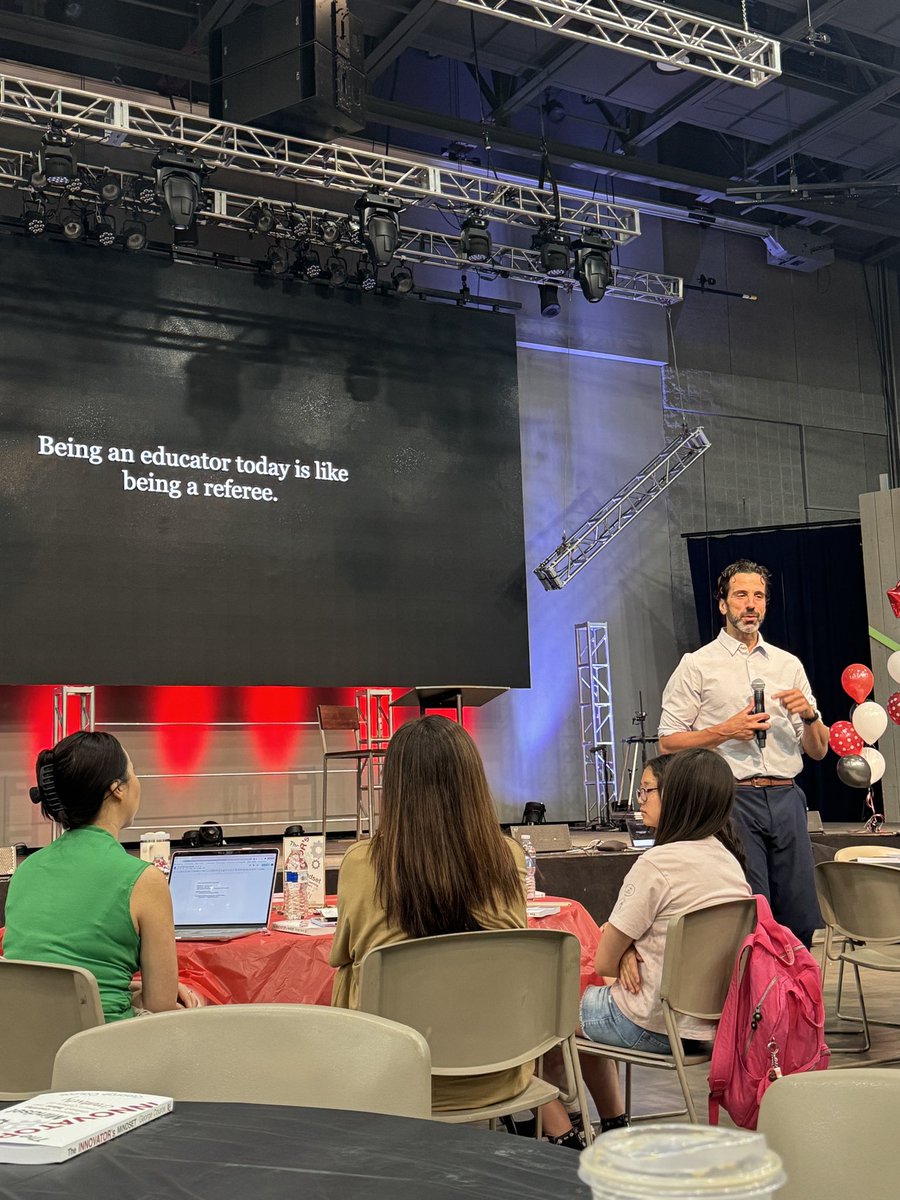 edutech_misko's tweet photo. Awesome afternoon hearing @gcouros speak on the innovator’s mindset! Thank you @BarringtonHS220 for hosting. #learningdoesntstop https://t.co/kMwiNHyWJx
