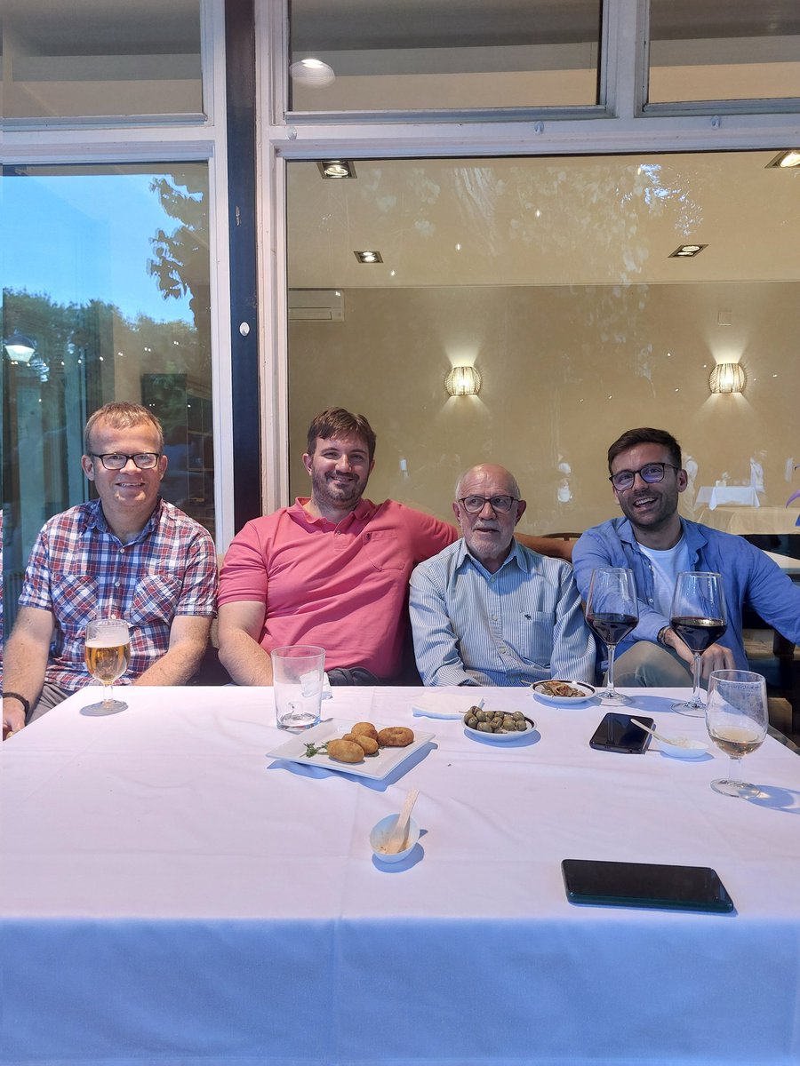 En el #cied14 with <a href="/jjreade/">James Reade</a>, <a href="/carlosgomez_id/">Carlos Gómez</a> y el jefe de Plácido Rodríguez 😀😀