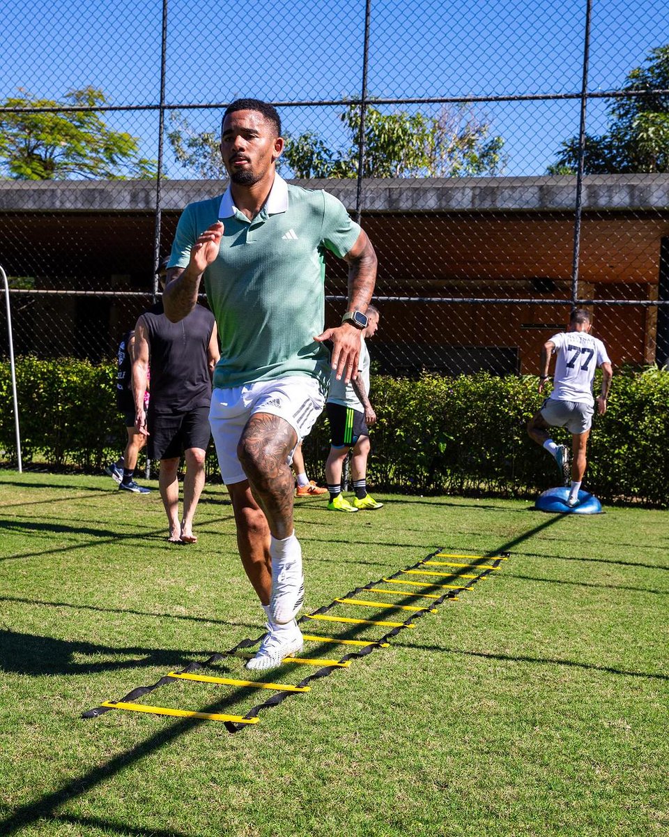 Treino bom hoje irmão <a href="/neymarjr/">Neymar Jr</a> 💪🏾❤️
Segue firme, vai voltar voando!