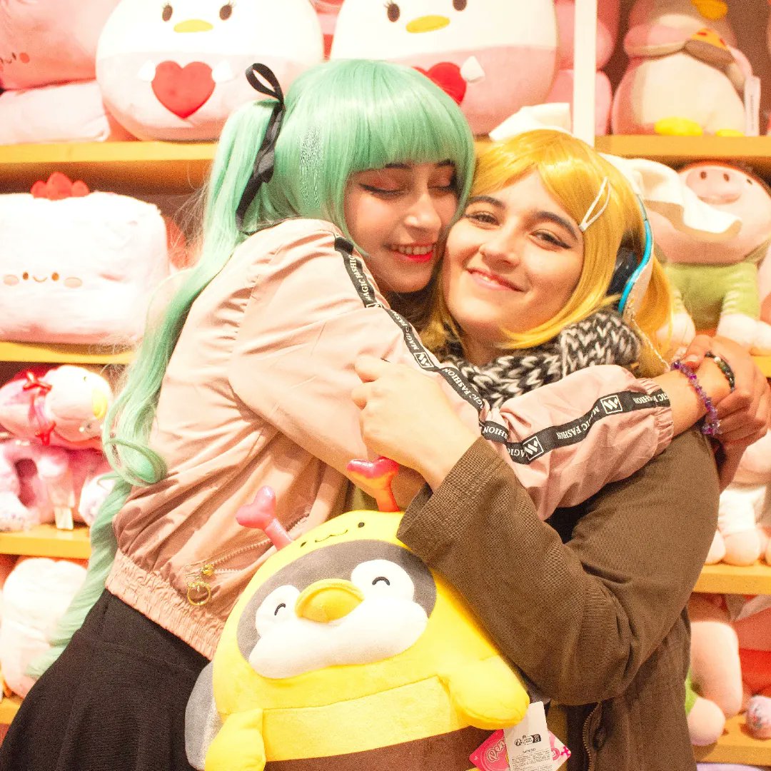 kaitneko's tweet photo. No subo mucho por aquí pero de todas maneras dejo mi Instagram para más apoyo en lo que amo hacer 🥹

https://t.co/ebr4Po45U3

#HatsuneMiku #KagamineRin #vocaloid #cryptonloid #cosplay https://t.co/EZiqKjJm6K