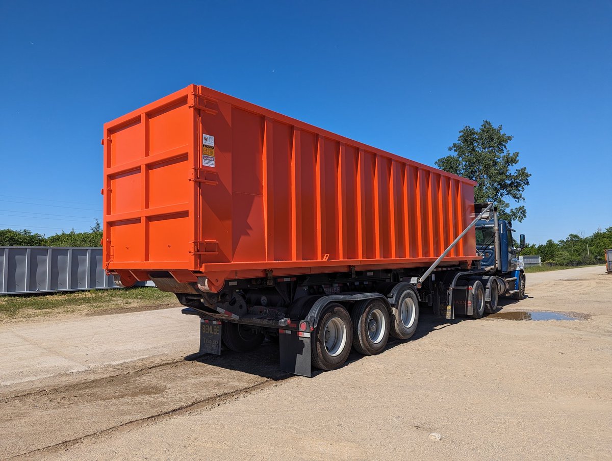 UOwosso's tweet photo. HD 60yd Rectangle leaving the yard. https://t.co/sA0qOI7KJn #uheowosso #universalhandlingequipment https://t.co/9PUHxF6aCj