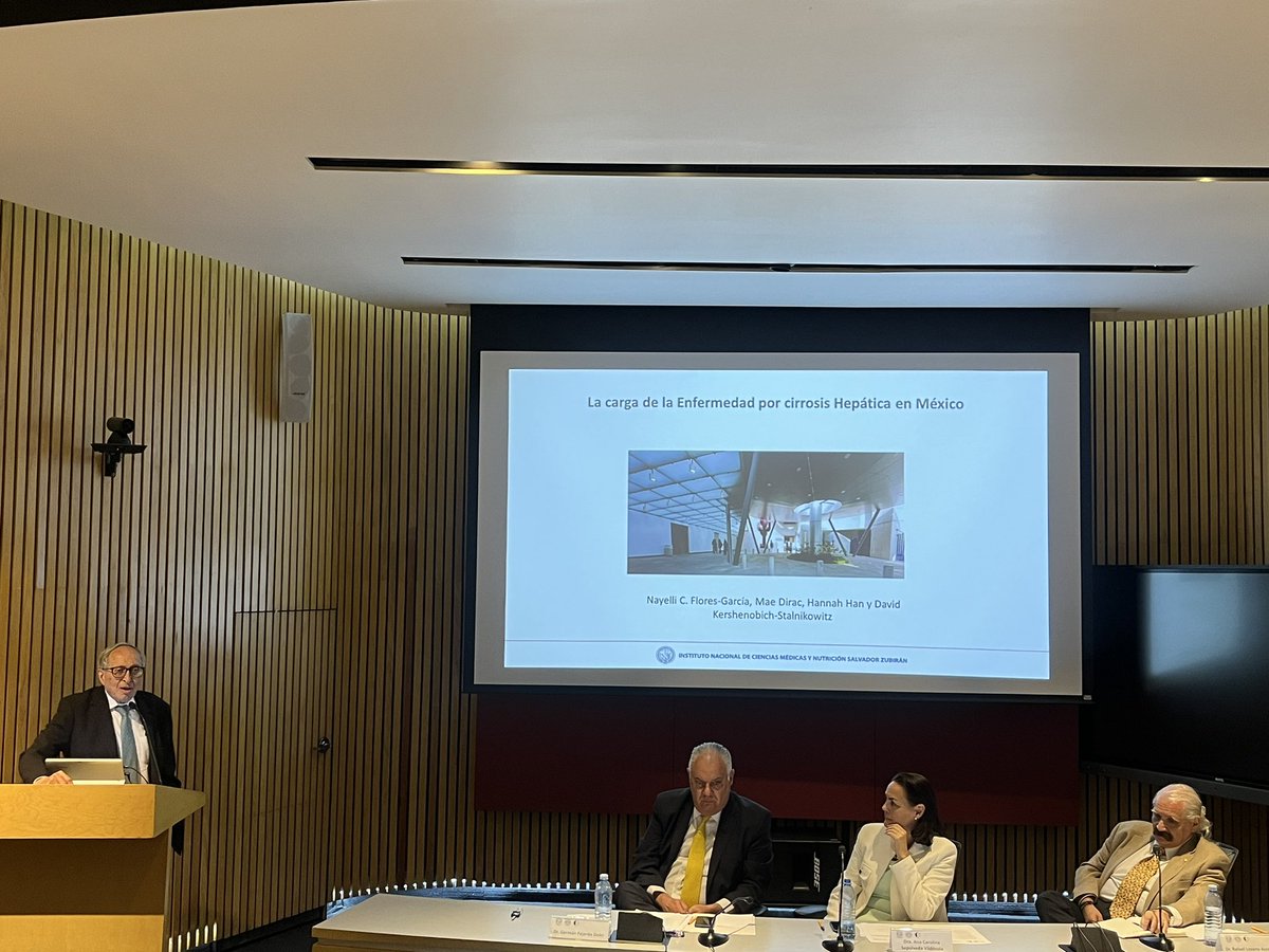 MaribelRCoronel's tweet photo. El Dr @DKershenobich expone en @FacMedicinaUNAM sobre carga por cirrosis hepática q también avanza en mexicanos y sobretodo en estados o regiones con mayor pobreza. https://t.co/TtEoFsLVJ7
