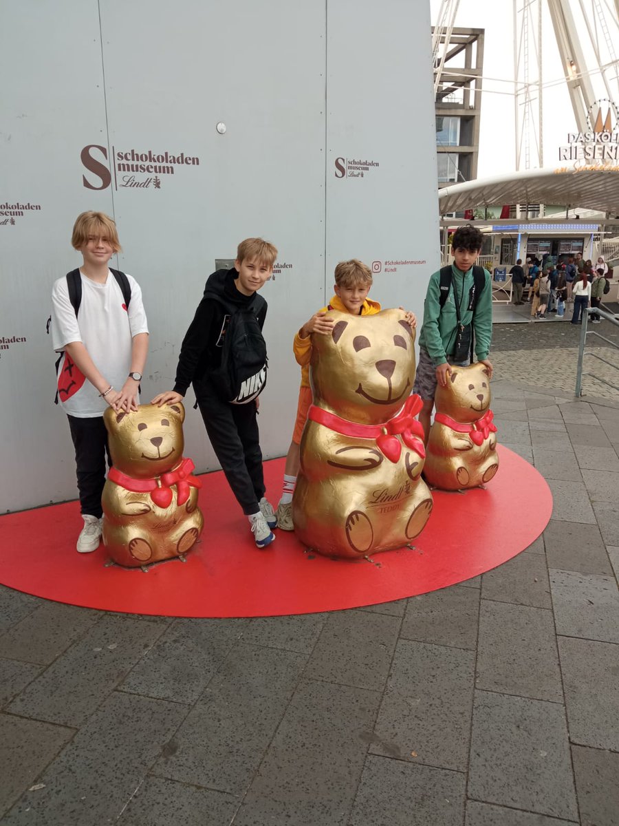 ClgPasteurStlo's tweet photo. [DEUTSCHLAND - TAG 3] 🇩🇪🇩🇪🇩🇪

Am Mittwoch fuhren unsere Schüler nach Köln, um das Schokoladenmuseum und insbesondere den Dom zu besichtigen! https://t.co/HOITi00bAk