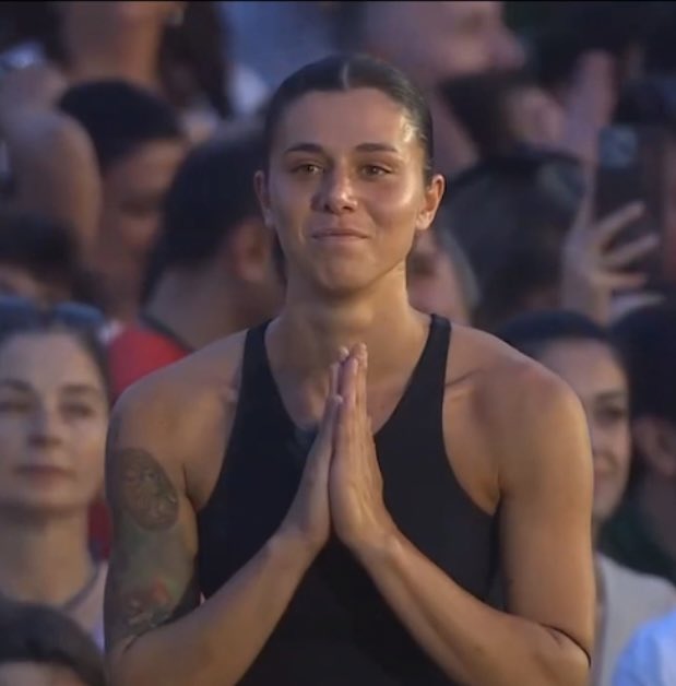 hllwinchester's tweet photo. Nefise binlerce kişilik seyircinin önünde Batuhanı 6-1 yenerek Survivor tarihinin en iyi kadını olduğunu göstermiştir.

NEFİSE KARATAY İKİNCİ FİNALİST!!

🥹🏆

#SurvivorAllStar2024 #NefiseKaratay https://t.co/QBg638vRKF