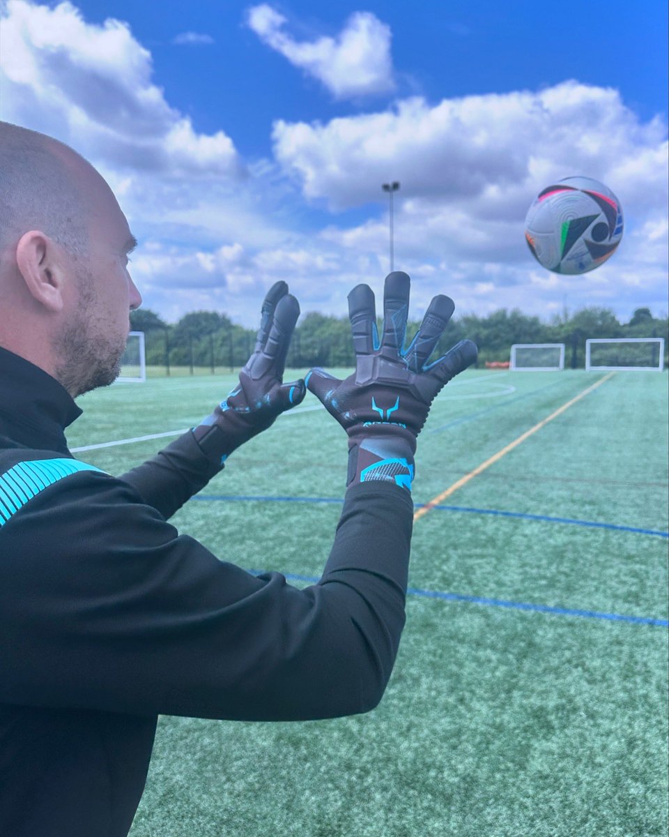 🚨 AVAILABLE NOW! 🚨
The new XC1 Glove! 🧤🔥

Designed for ultimate performance, the XC1 features:
✅ Enhanced grip for superior ball control
✅ Advanced cushioning for maximum protection
✅ Breathable materials for unmatched comfort
✅ Removable strap 

anzengk.co.uk/product/xc1/