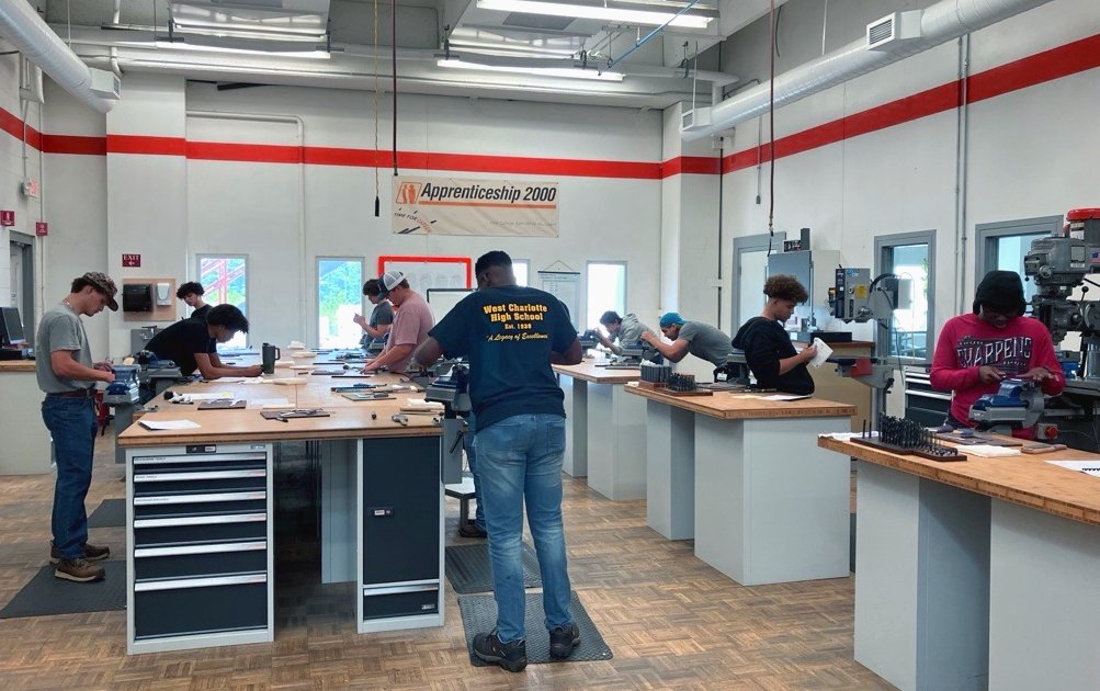 Apprenticeship 2000 tweet media