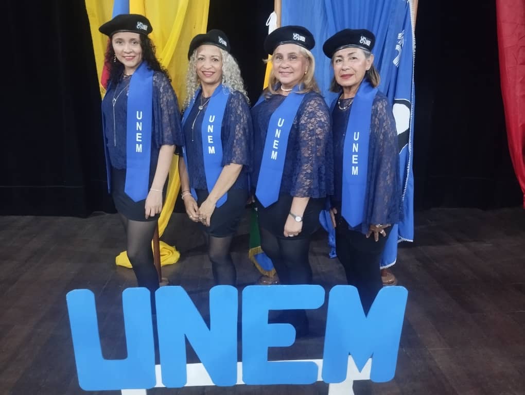 #Entérate 🗣️|| ¡El territorio #Neoespartano se vistió de fiesta durante el VIII Acto de Grado Argelia Laya! 

Con un encuentro lleno de alegría, 41 estudiantes de la #UTGUNuevaEsparta recibieron con orgullo su título universitario, en compañía de sus familiares y amigos.