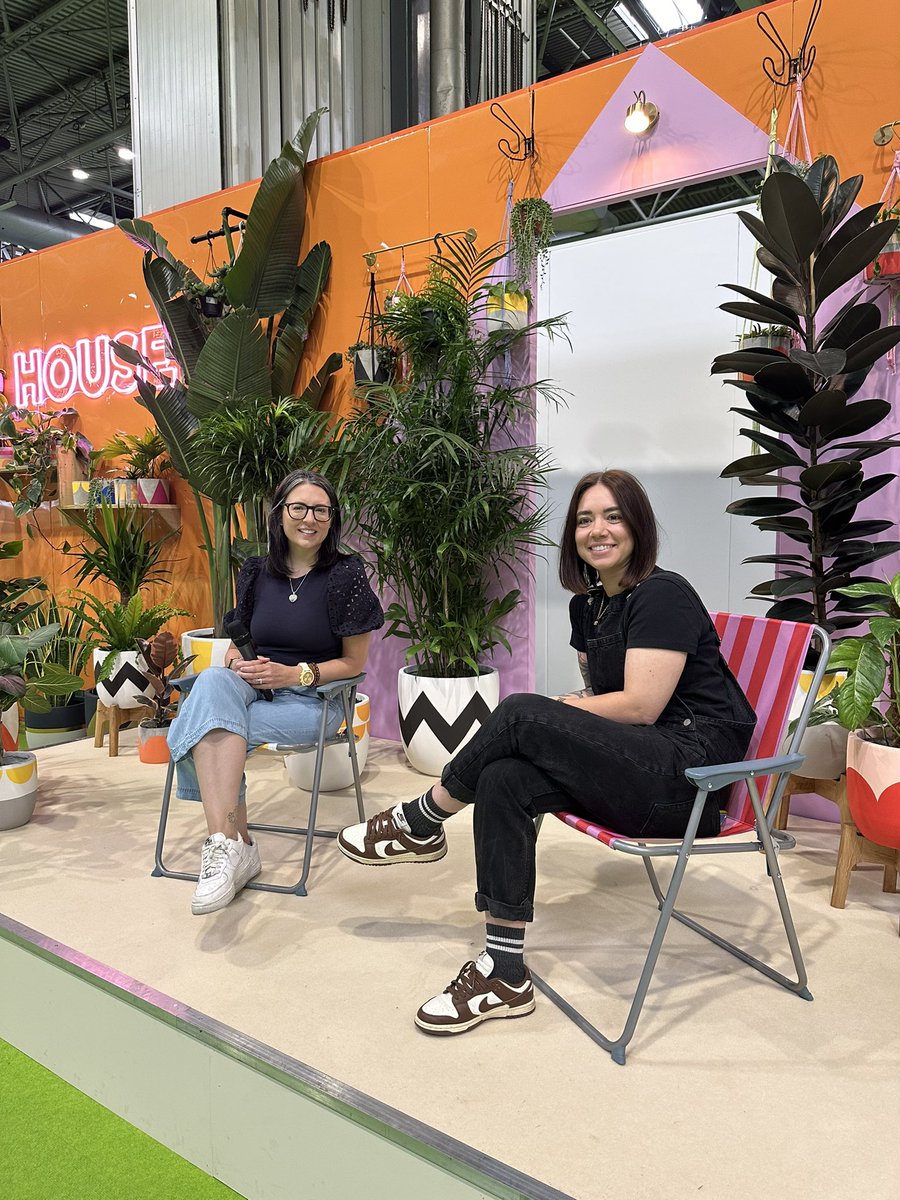 EllenMaryGarden's tweet photo. Day 1 of hosting the houseplant stage @BBCGWLive was ace!
From rescued Cacti to the International Orchid Festival to Fungi, it’s such a privilege to host plant experts as I learn so much as well. If you’re coming to the show, stop by to see us 🪴
#bbcgwl #bbcgwlive #gardening https://t.co/Fa1NZxN1g9