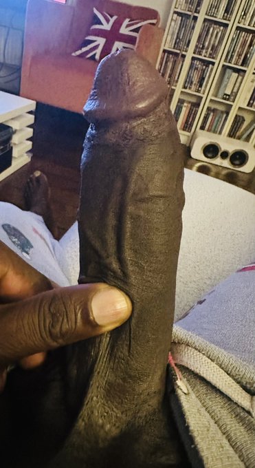 Suck just the tip… https://t.co/zFh8ZO3lGP
